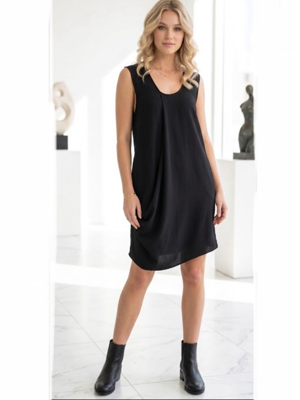 Malia Millls Black Dropped Whimsical Dress Size 4